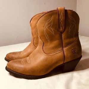 Ariat Women's Light Brown Side Zip Ankle Cowboy Boots - Size 8,5